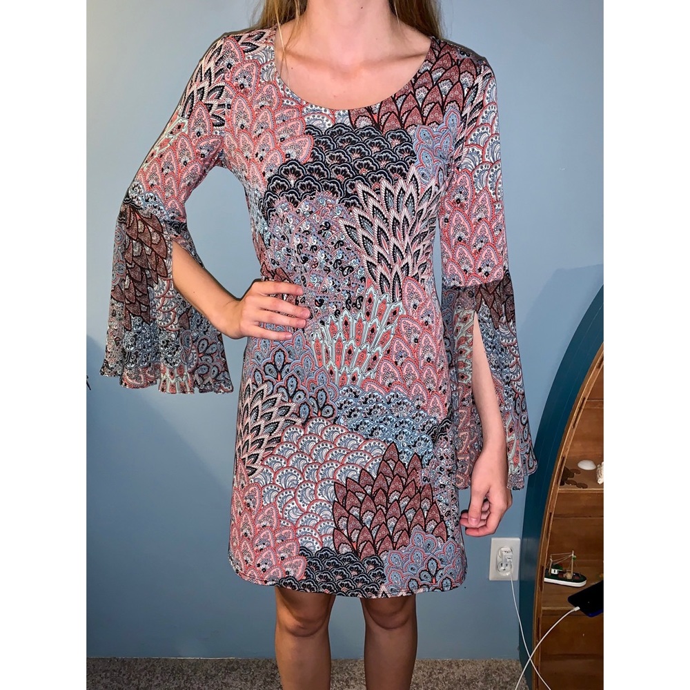 Bell sleeve paisley dress